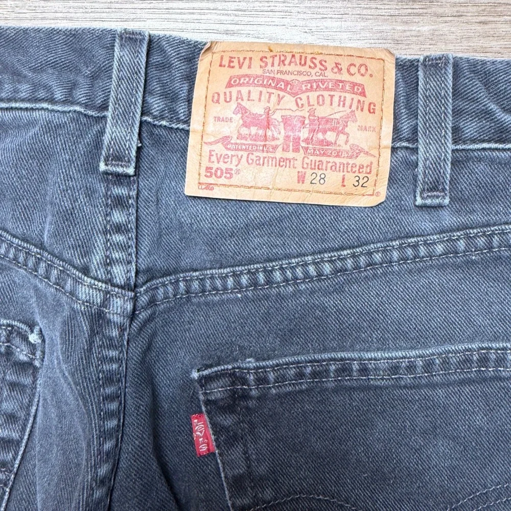 Vintage Levi's 505 Regular Fit Jeans Mens 28x32 Black Straight Leg Denim Y2K